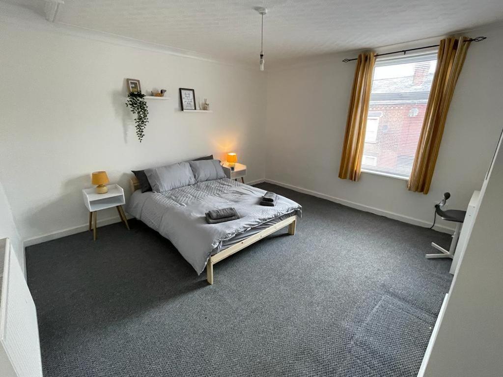 Cheerful 2 Bedroom House Hindley Luaran gambar
